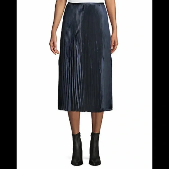 NWT Vince Chevron Pleated Skirt Coastal Blue Navy - Picture 2 of 4